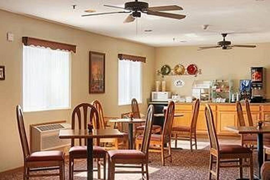 Capri Inn & Suites - Beatrice Restaurante foto
